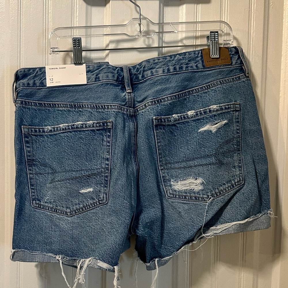 NWT American Eagle Distressed Jean short - Picture 2 of 3